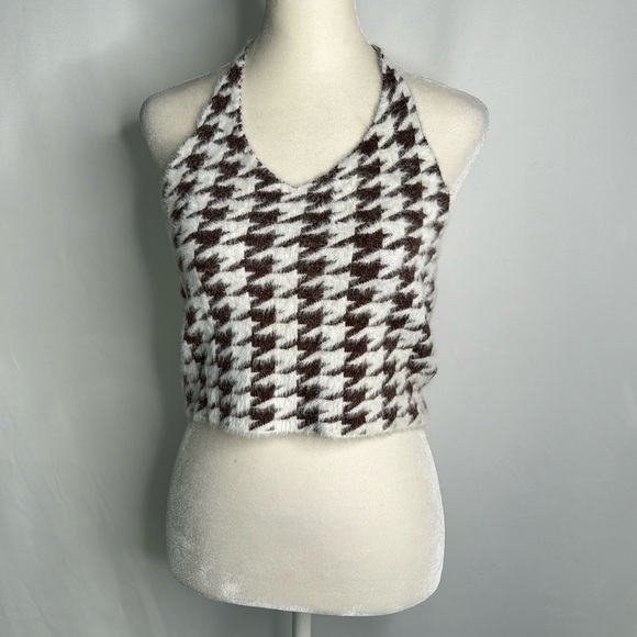 💜3/$15 Shein Fuzzy Soft Crop Halter Top - Picture 2 of 7